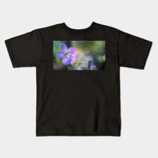 Delicate Purple Flower With Rainbow Lens Flare Kids T-Shirt